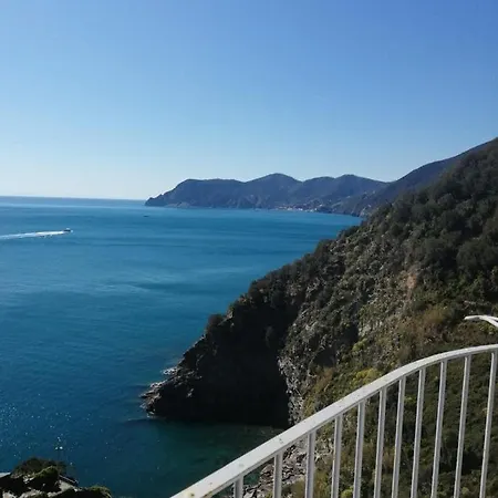 Marina Di Corniglia Big Flat In 5 Terre Vernazza